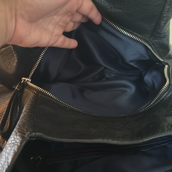 Large shoulder bag with plenty of room to hold everything you need. - Picture 3 of 4